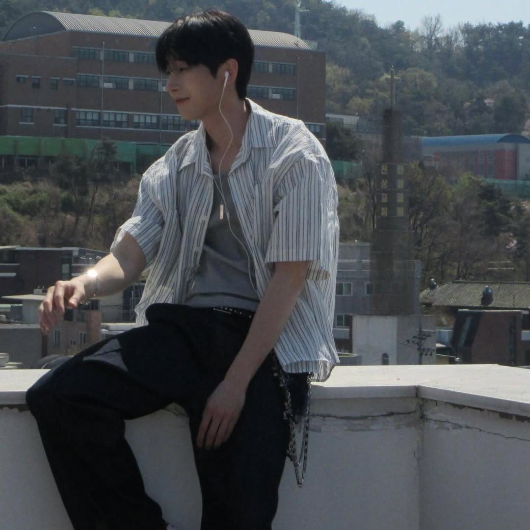 Latest photo of Han Seungwoo