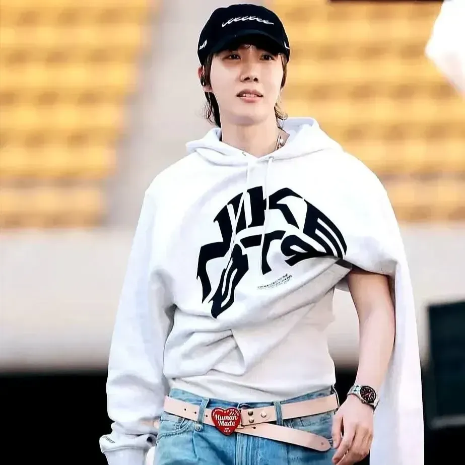 J-hope (防彈少年團)的最新活動照片