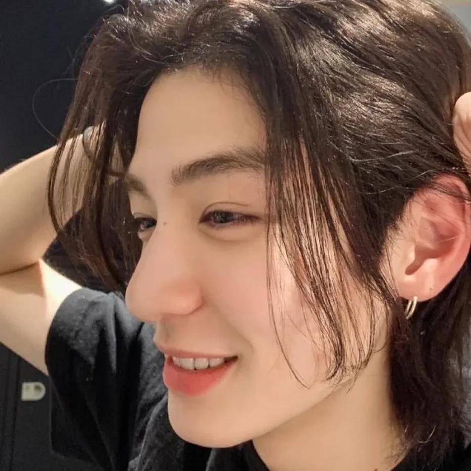Momen yang diabadikan oleh penggemar Leehan (BOYNEXTDOOR)