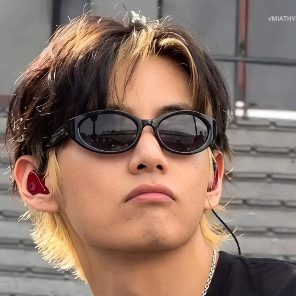 Foto terbaru V (BTS)