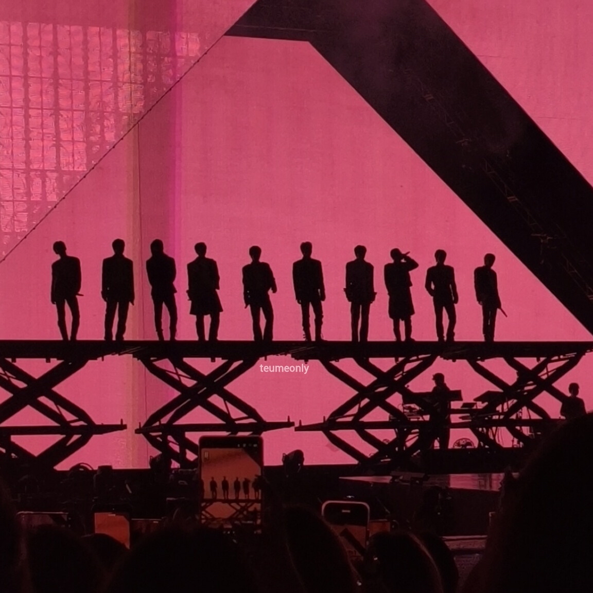 TREASURE粉丝拍下的瞬间