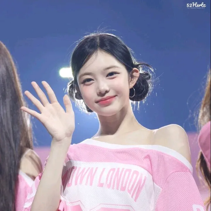 Behind-the-scenes cut of Stella (Hearts2Hearts)