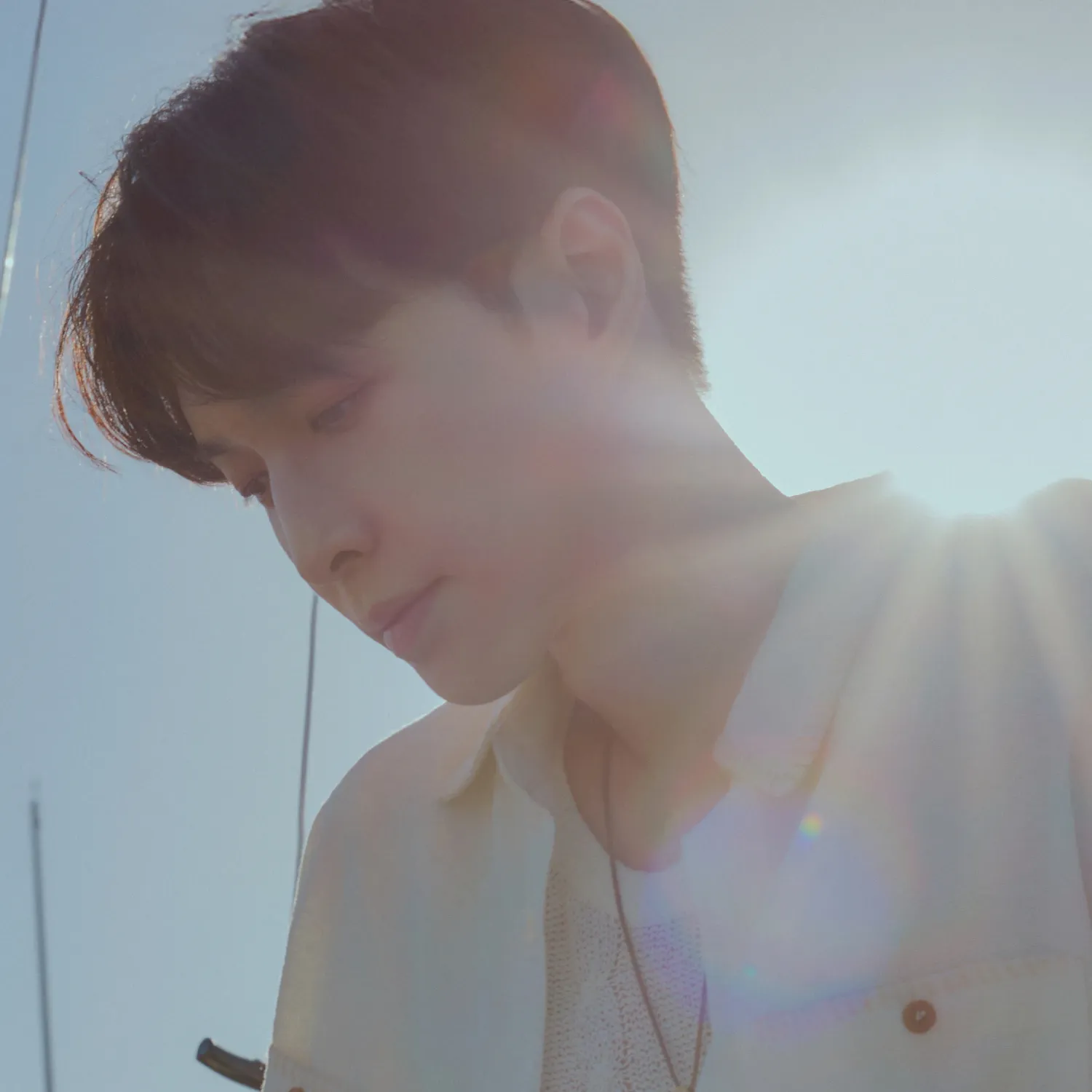 Behind-the-scenes cut of Lay (EXO)