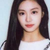 A moment captured by Kim Garam's fan