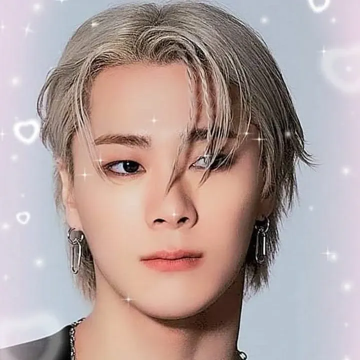 A moment captured by Moonbin (ASTRO)'s fan