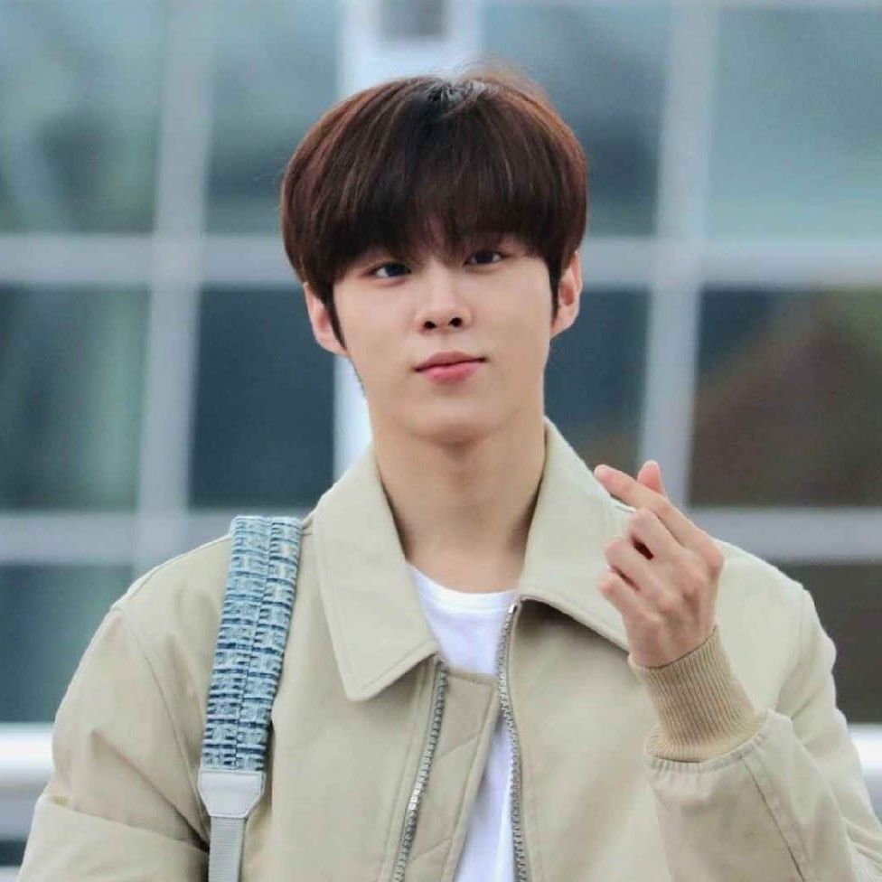 キム・ウソクの舞台裏ショット