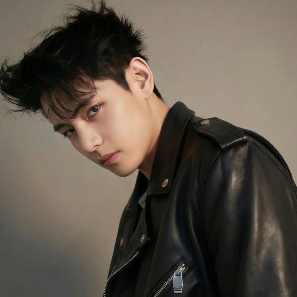 Recent activity shot of V (BTS)