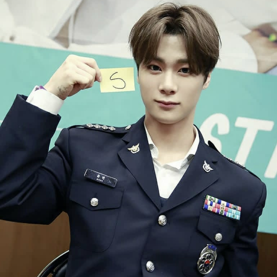 Behind-the-scenes cut of Moonbin (ASTRO)