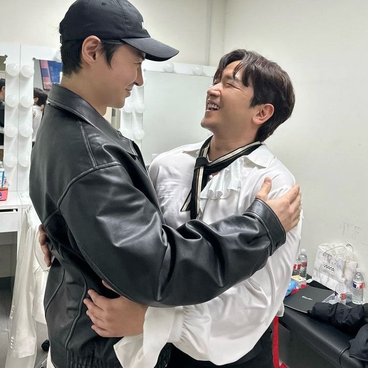 Behind-the-scenes cut of Lee Minwoo (SHINHWA)