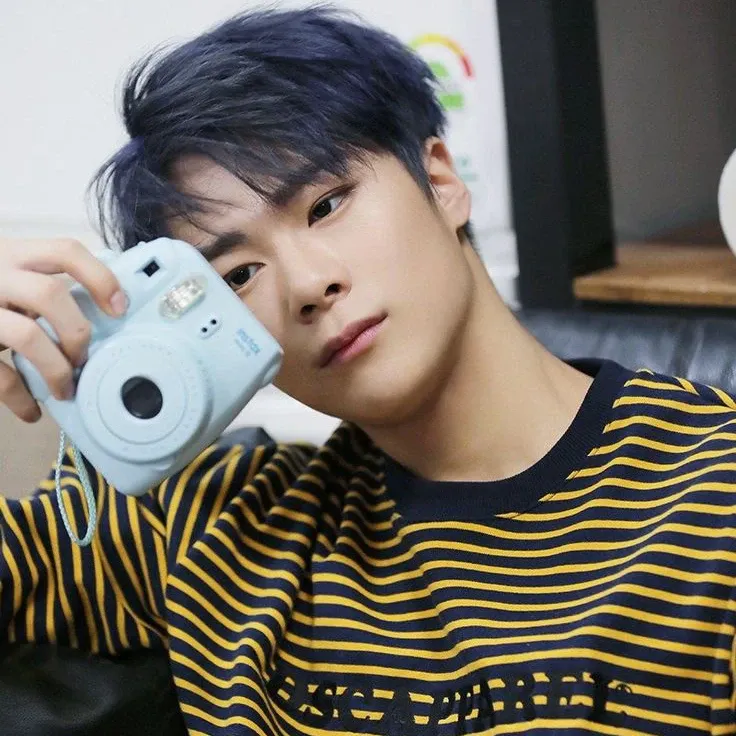 Recent activity shot of Moonbin (ASTRO)
