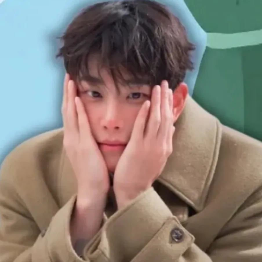 A moment captured by MJ (ASTRO)'s fan