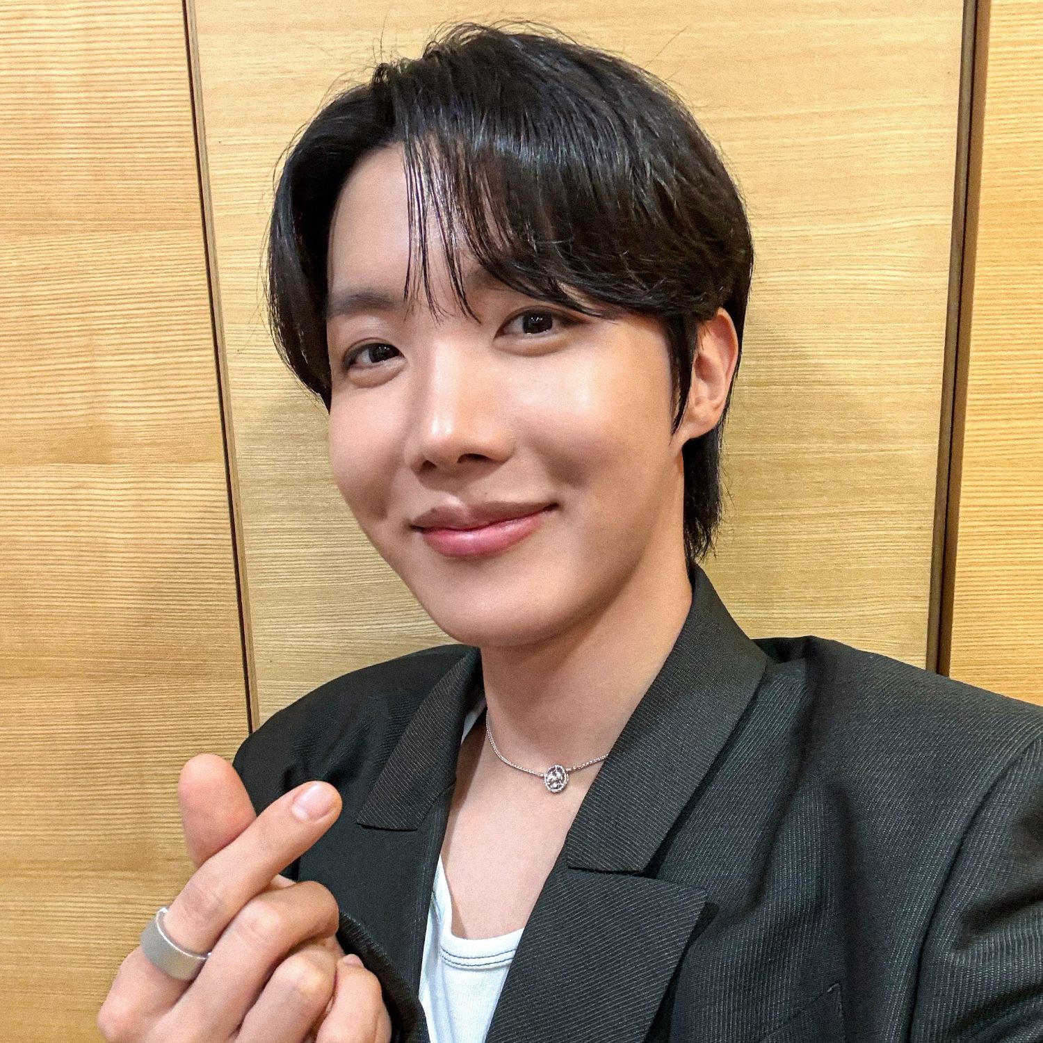 j-hope (BTS)の最新写真