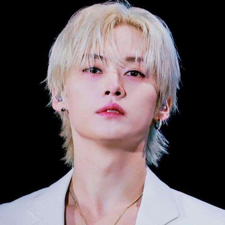 Latest photo of Lee Know (Stray Kids)