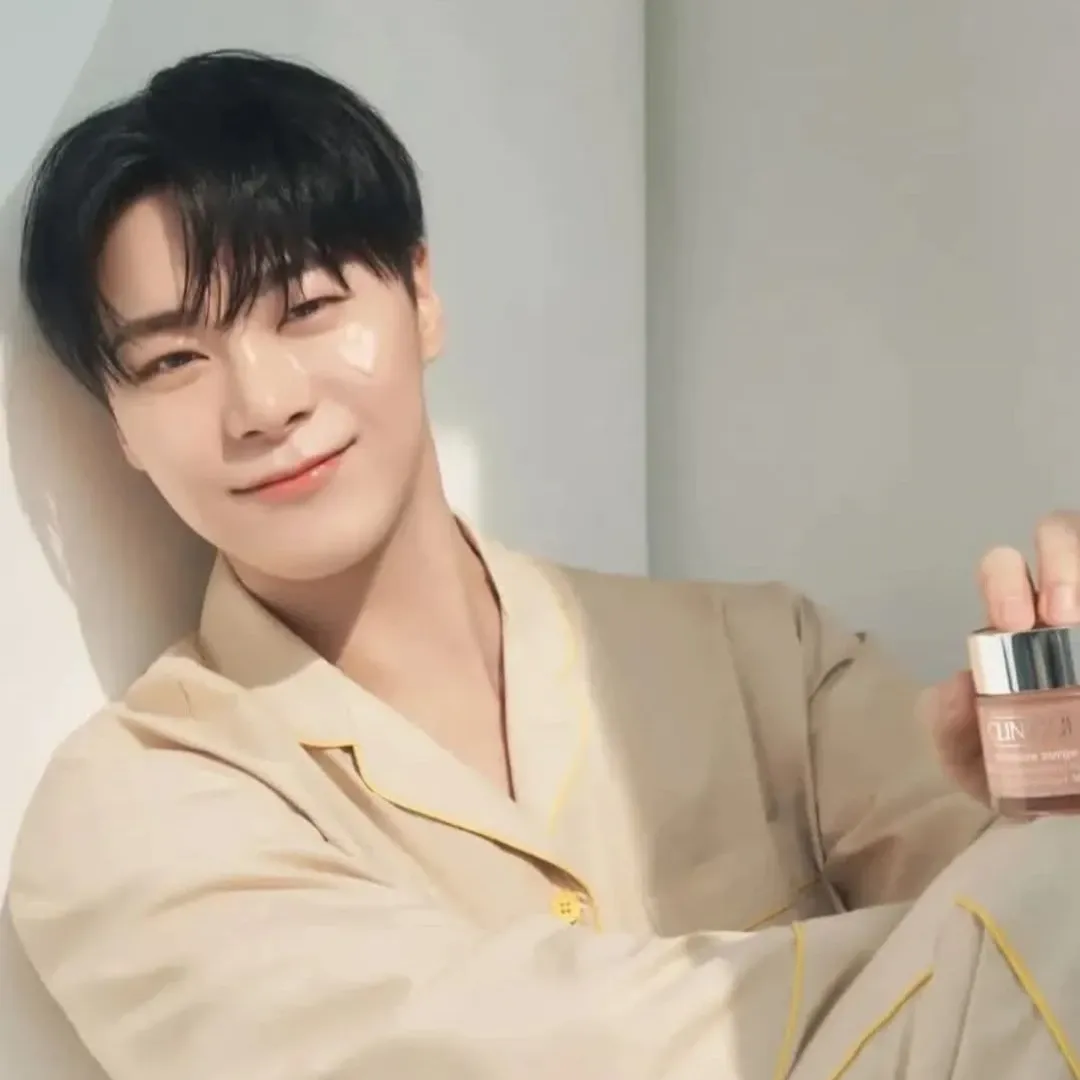 Latest photo of Moonbin (ASTRO)