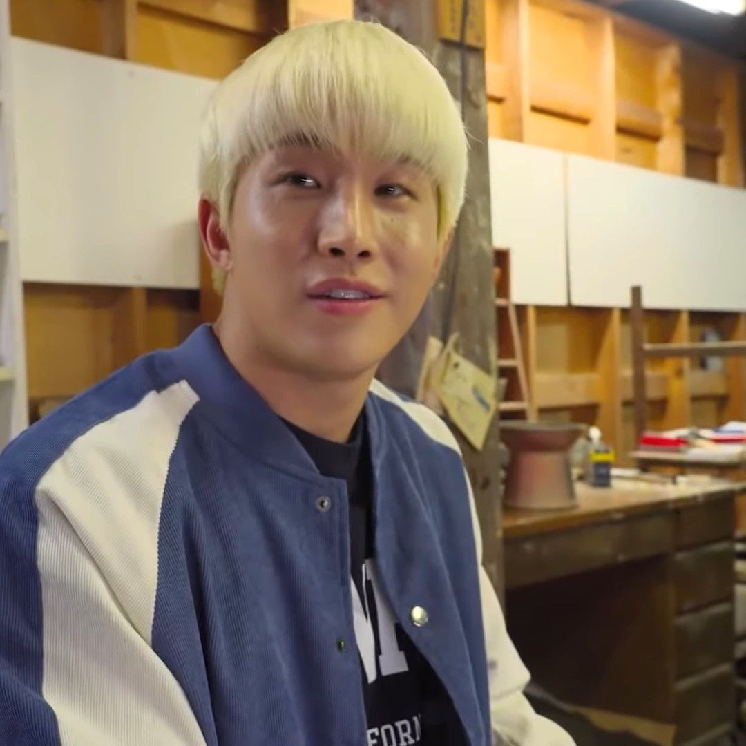 A moment captured by Jinjin (ASTRO)'s fan