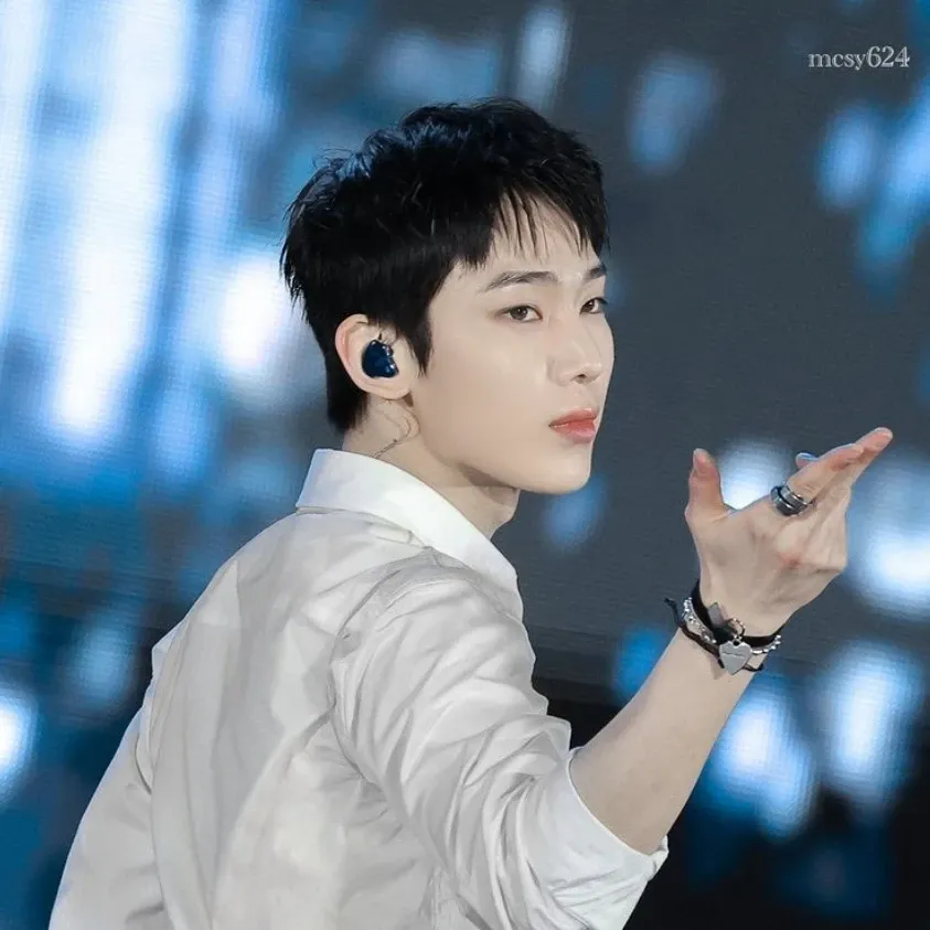 선우 (ENHYPEN) 최근 활동샷