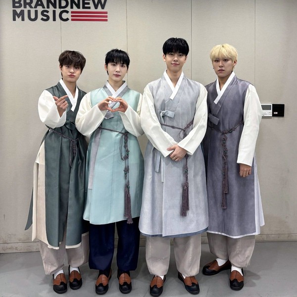 Signature photo of AB6IX capturing their charm