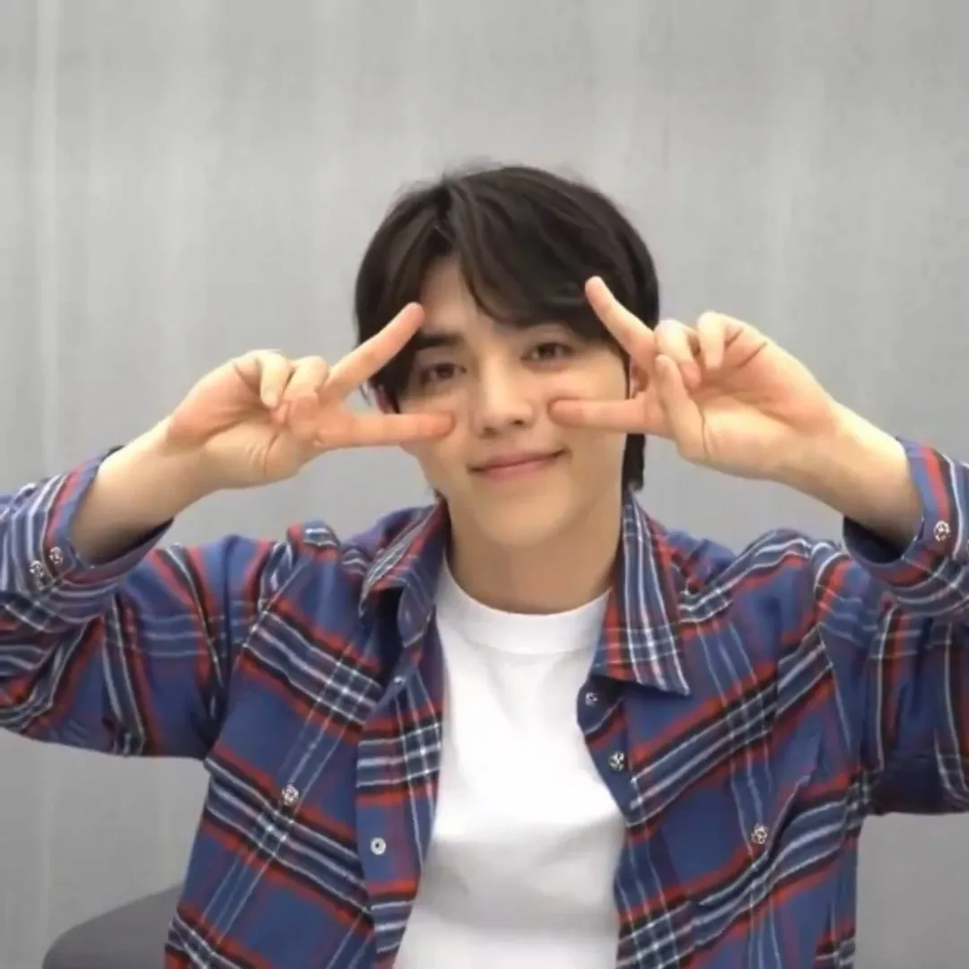 Recent activity shot of S.Coups (SEVENTEEN)