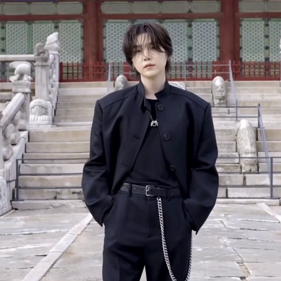 Foto terbaru SUGA (BTS)