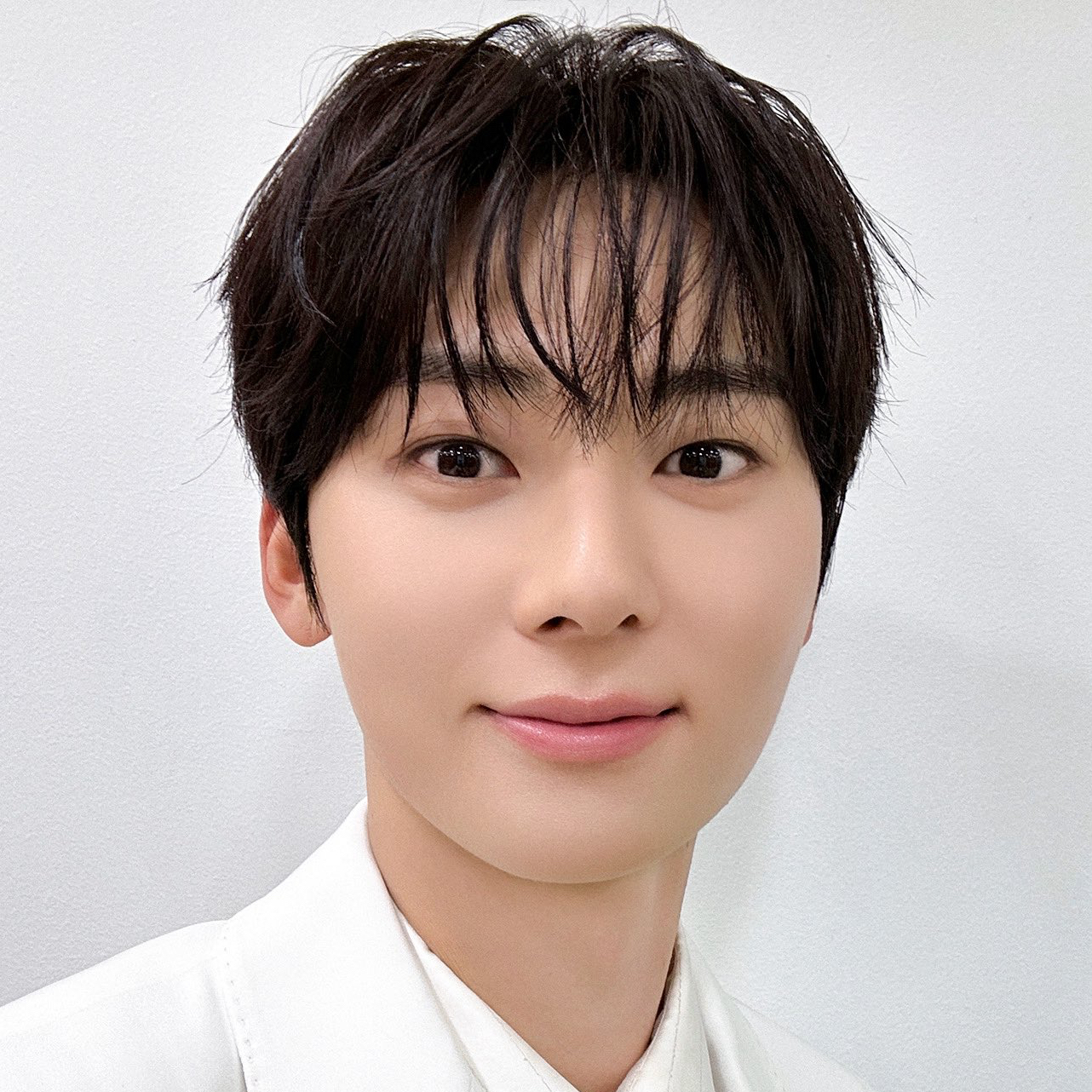 Behind-the-scenes cut of Hwang Minhyun