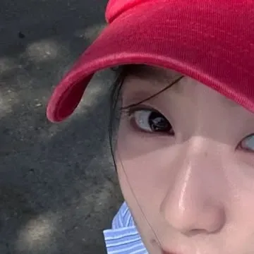 Latest photo of Jeong Yein (Lovelyz)