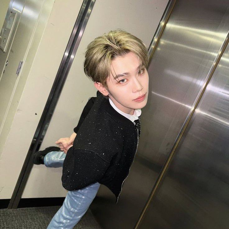 A moment captured by Kim Taerae (ZEROBASEONE)'s fan