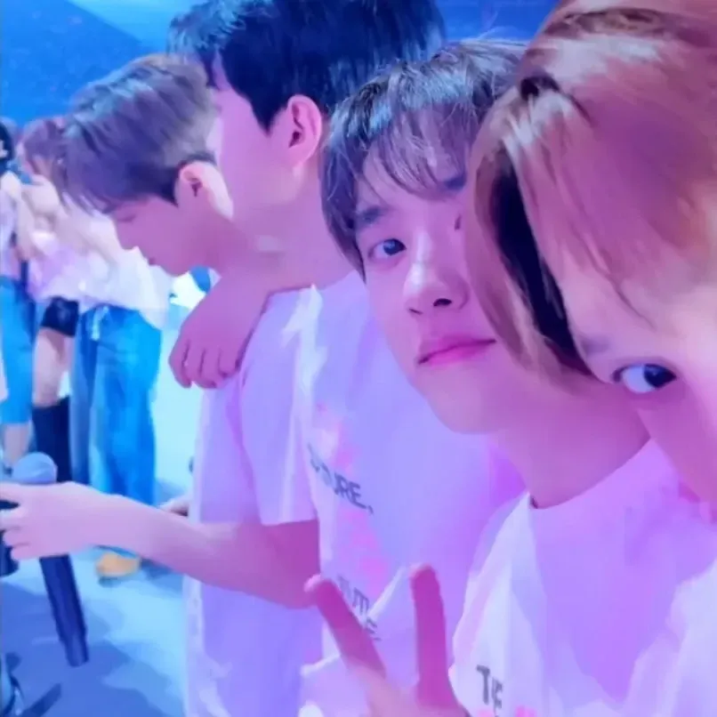 Momen yang diabadikan oleh penggemar D.O. (EXO)