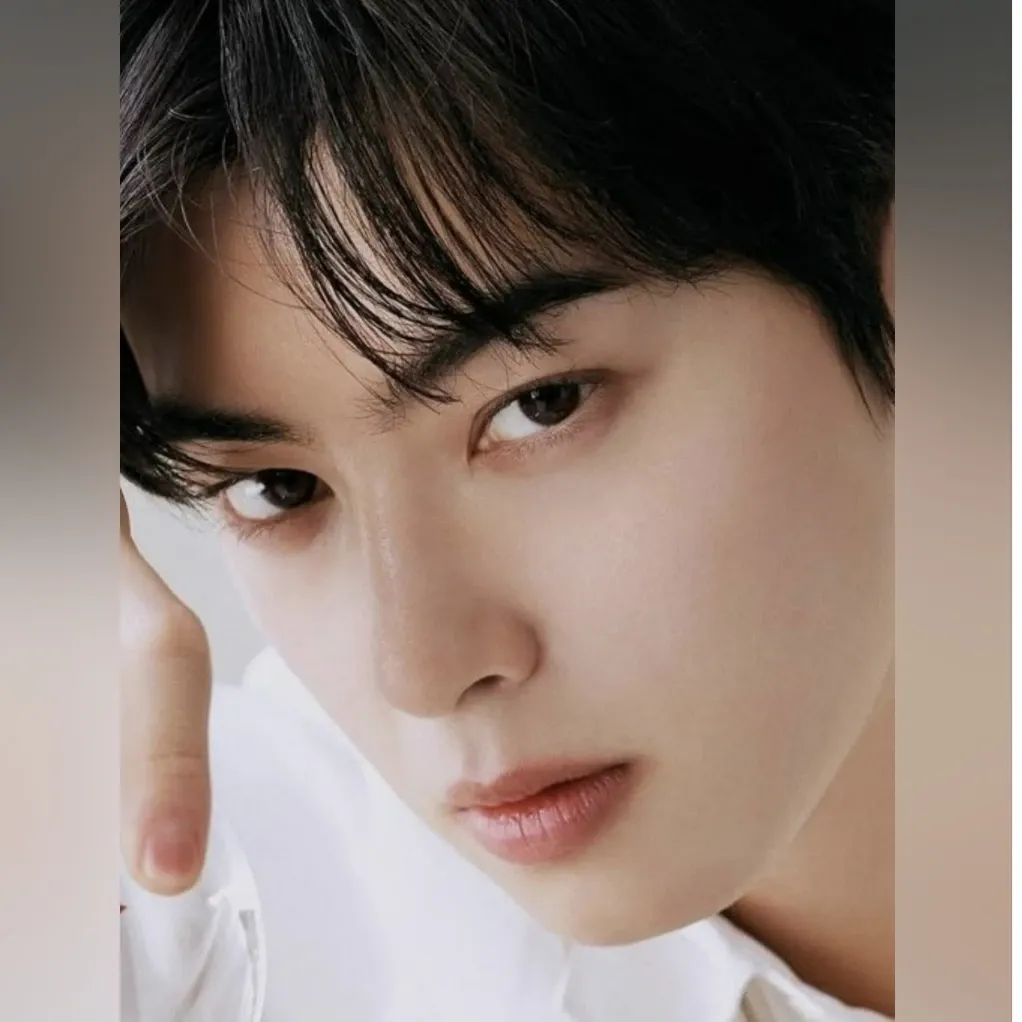 Recent activity shot of Eunwoo (ASTRO)