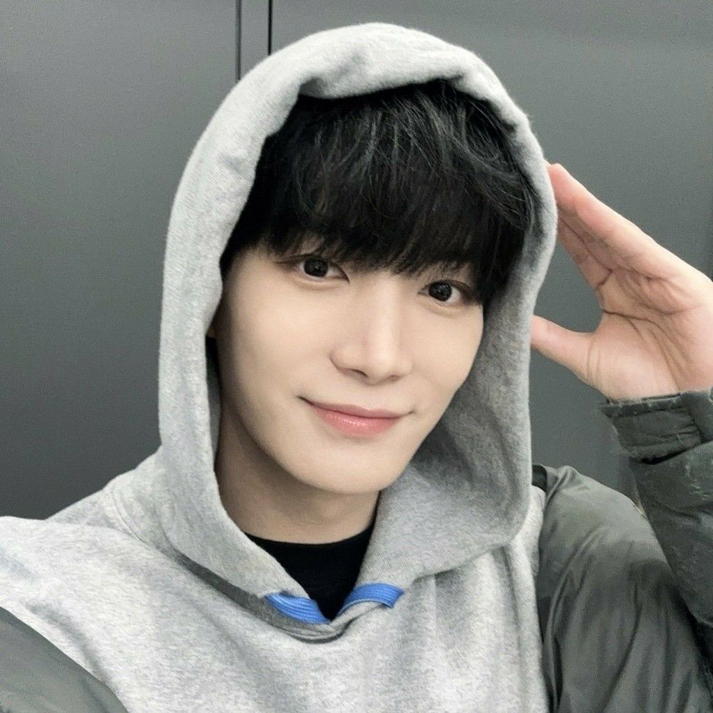 A moment captured by Kim Jonghyeon's fan