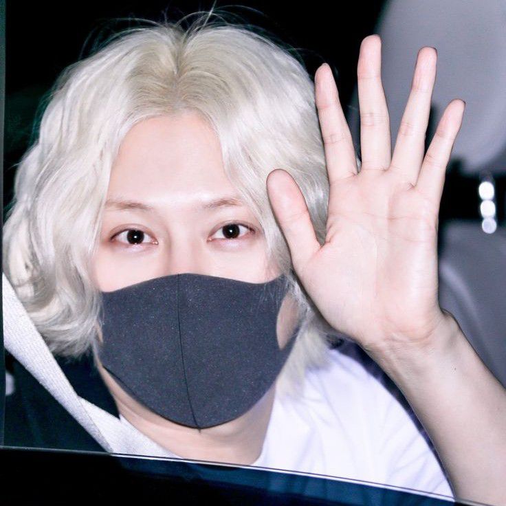 Latest photo of Heechul (Super Junior)