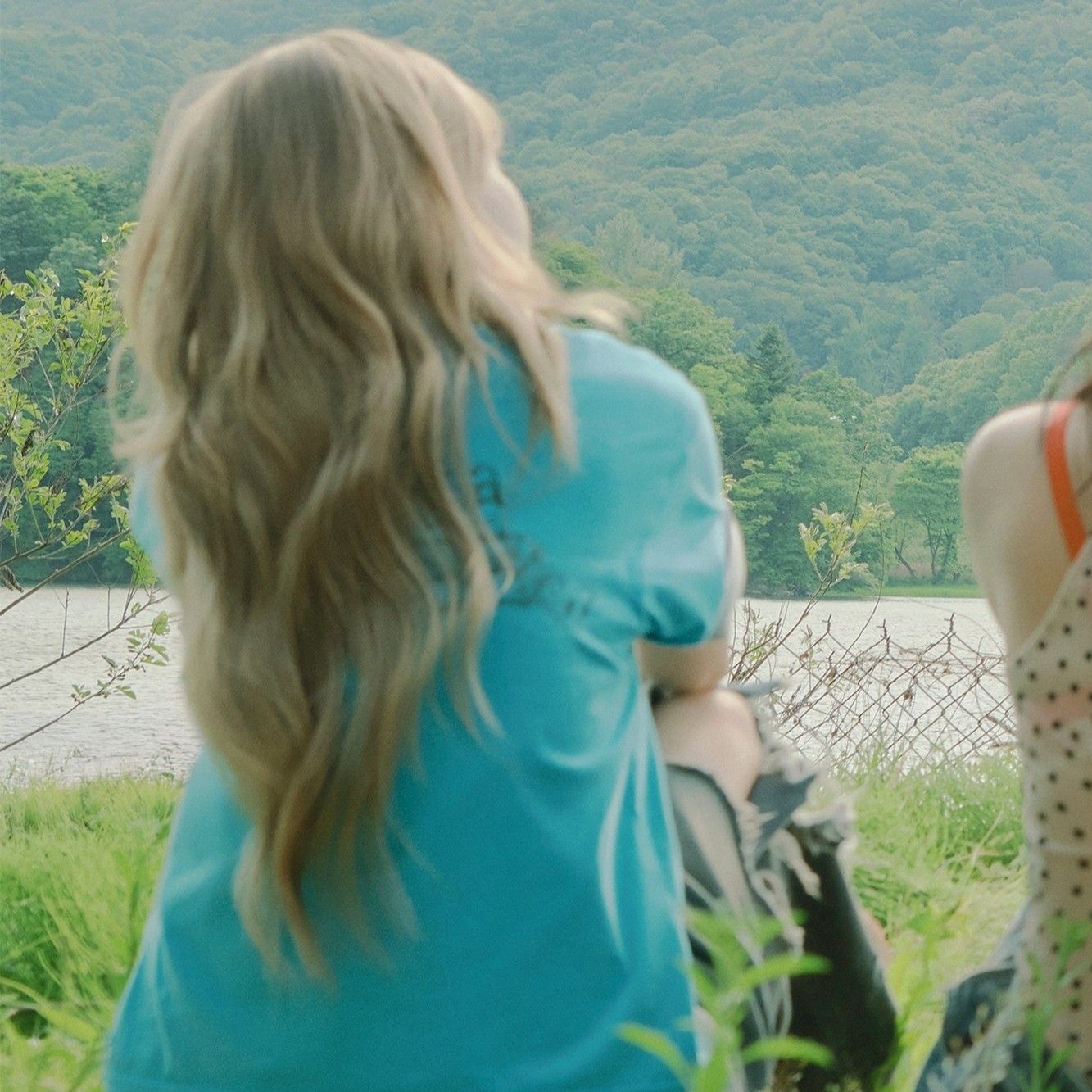 Behind-the-scenes cut of MAMAMOO