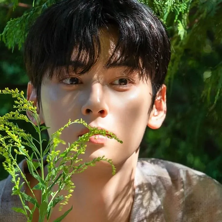 Latest photo of Jinjin (ASTRO)