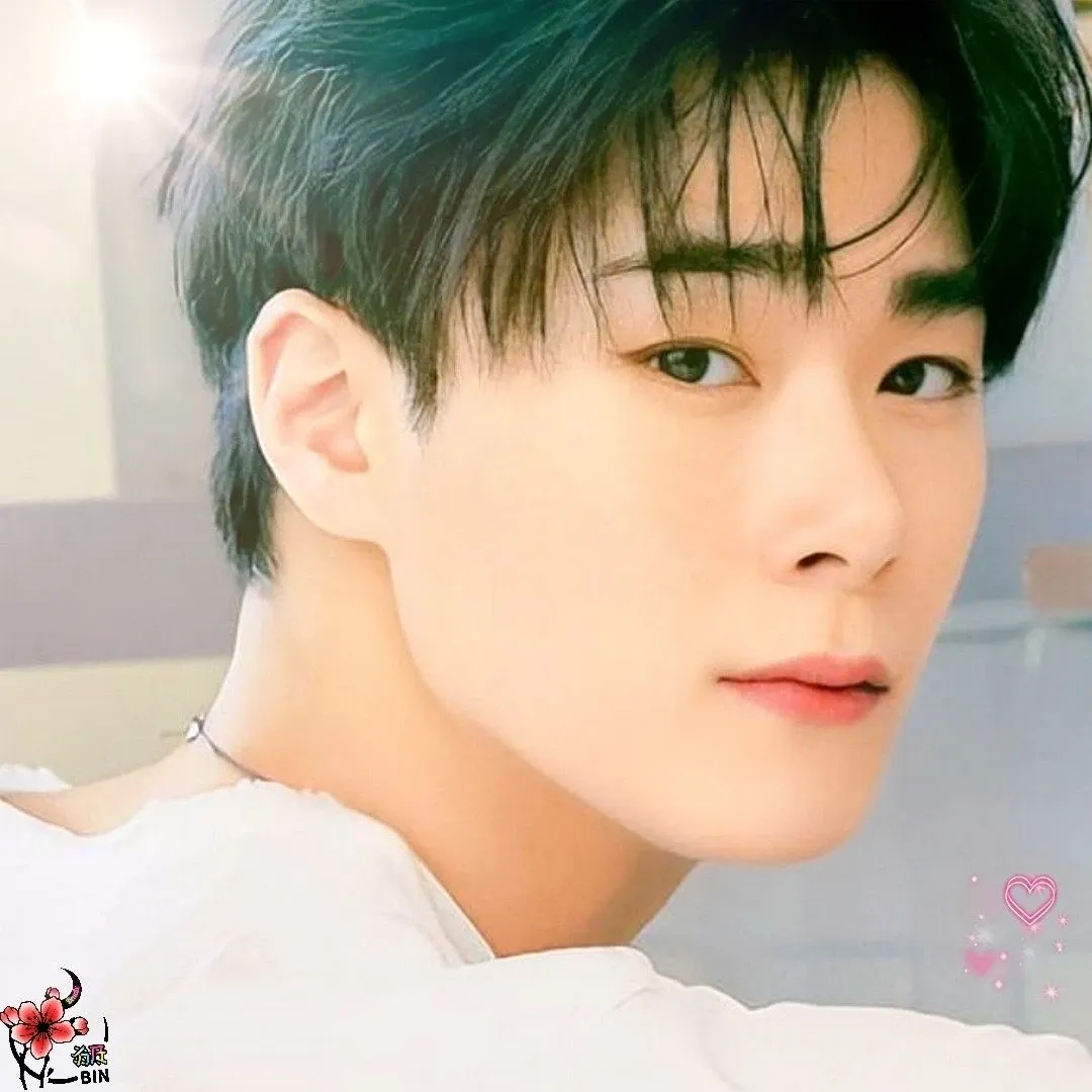 Latest photo of Moonbin (ASTRO)