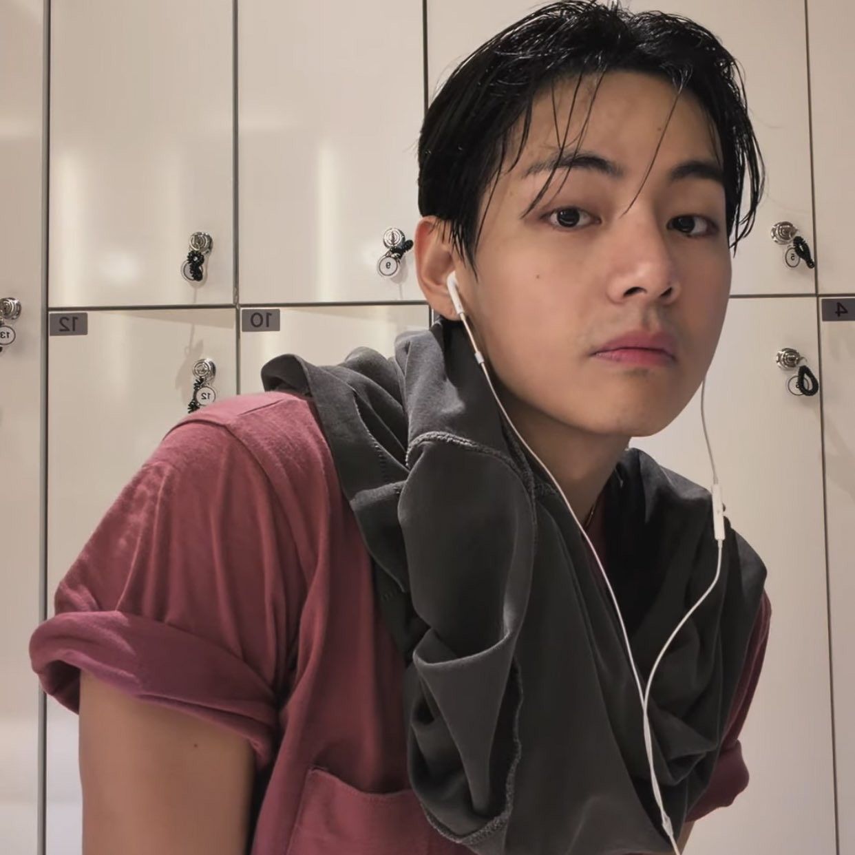 Latest photo of V (BTS)