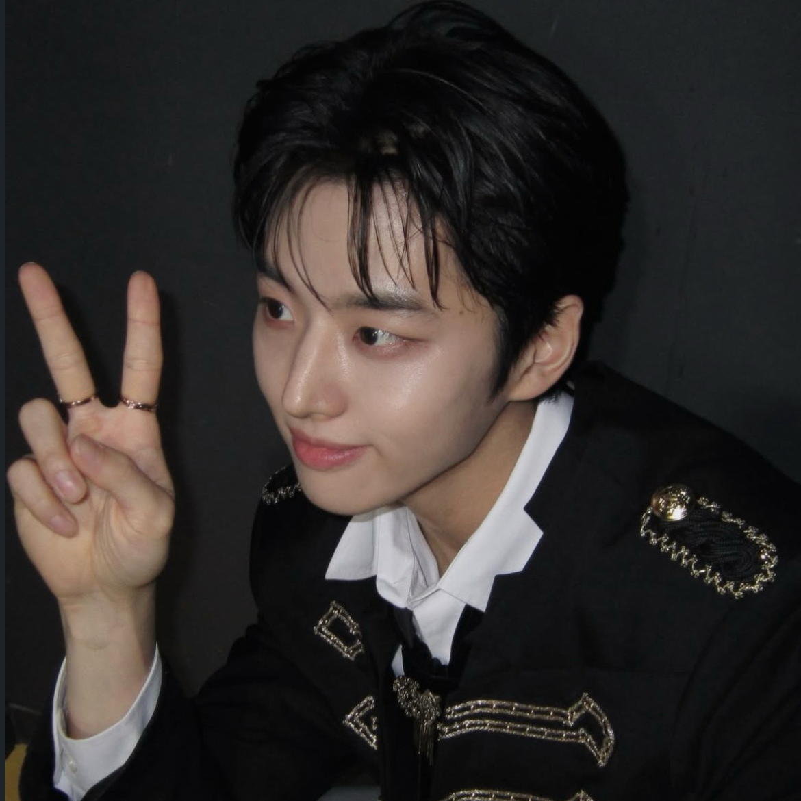 A moment captured by Hongseok (PENTAGON)'s fan