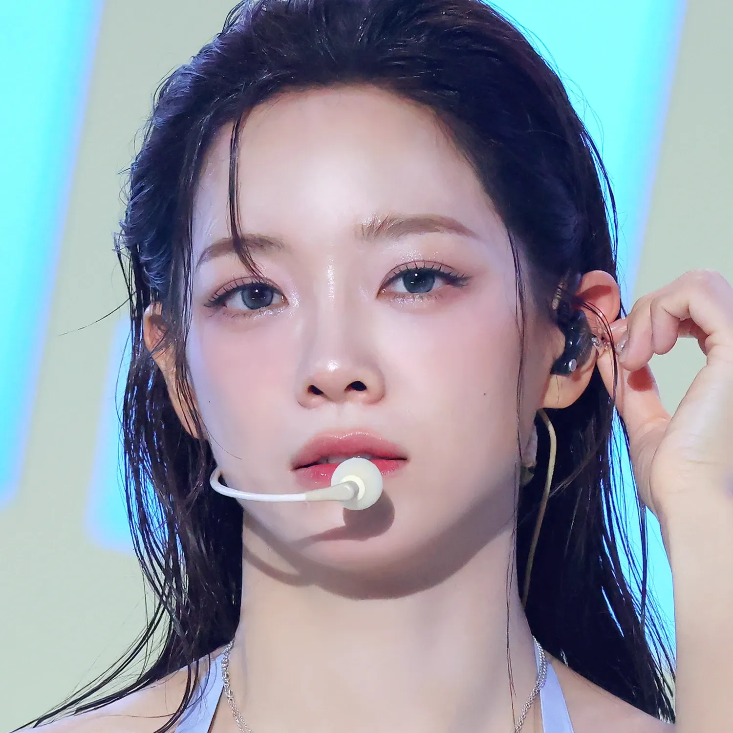 Latest photo of Sejeong (I.O.I)