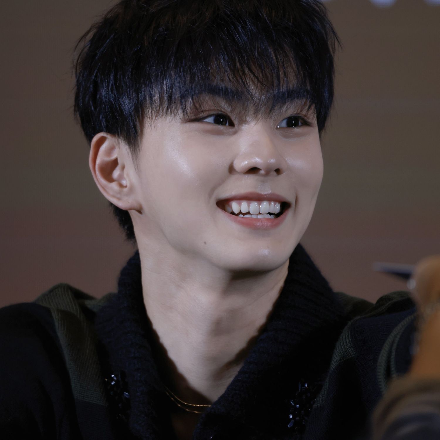 Latest photo of Jungwon (ENHYPEN)