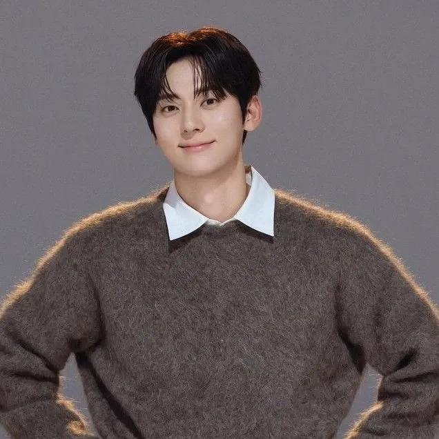 A moment captured by Hwang Minhyun's fan