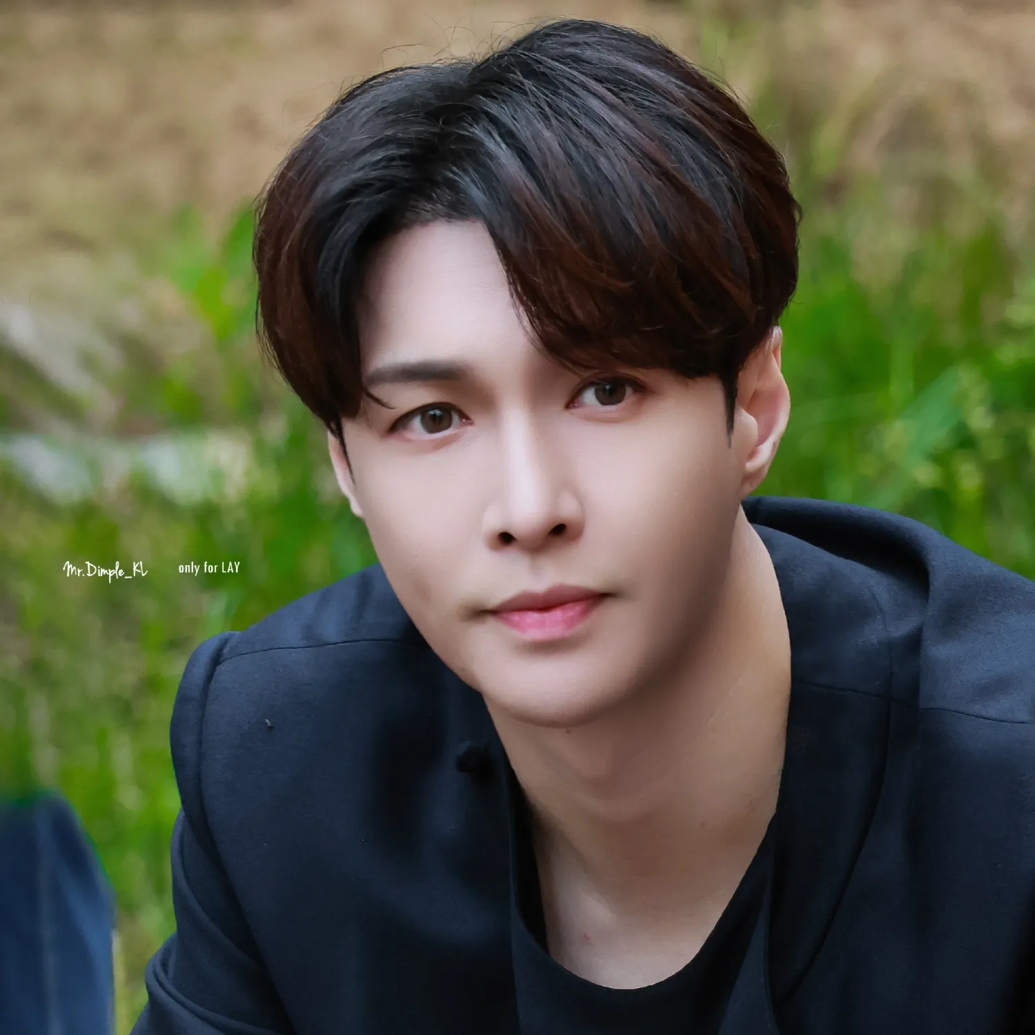 Behind-the-scenes cut of Lay (EXO)