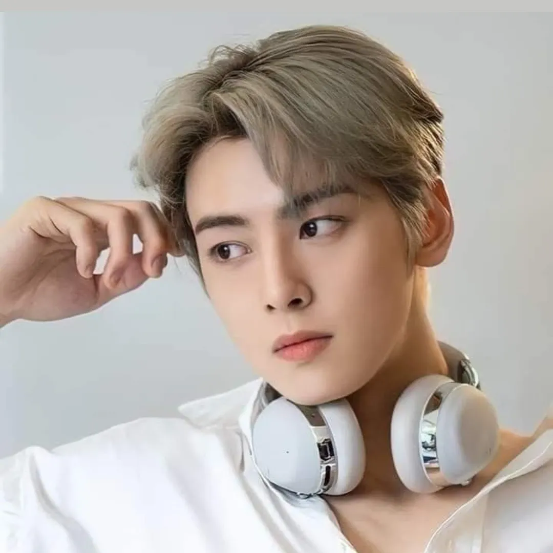 Recent activity shot of Eunwoo (ASTRO)