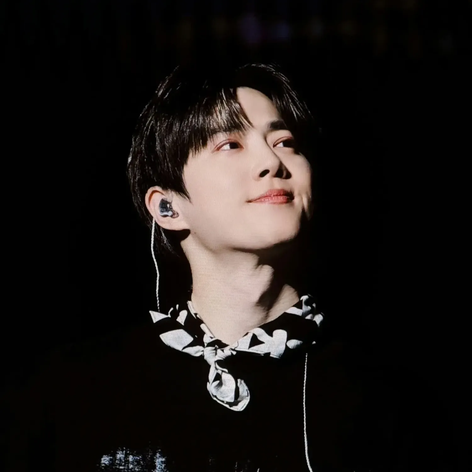 EXO Suho Fandom Community │ No.1 KPOP App CHOEAEDOL