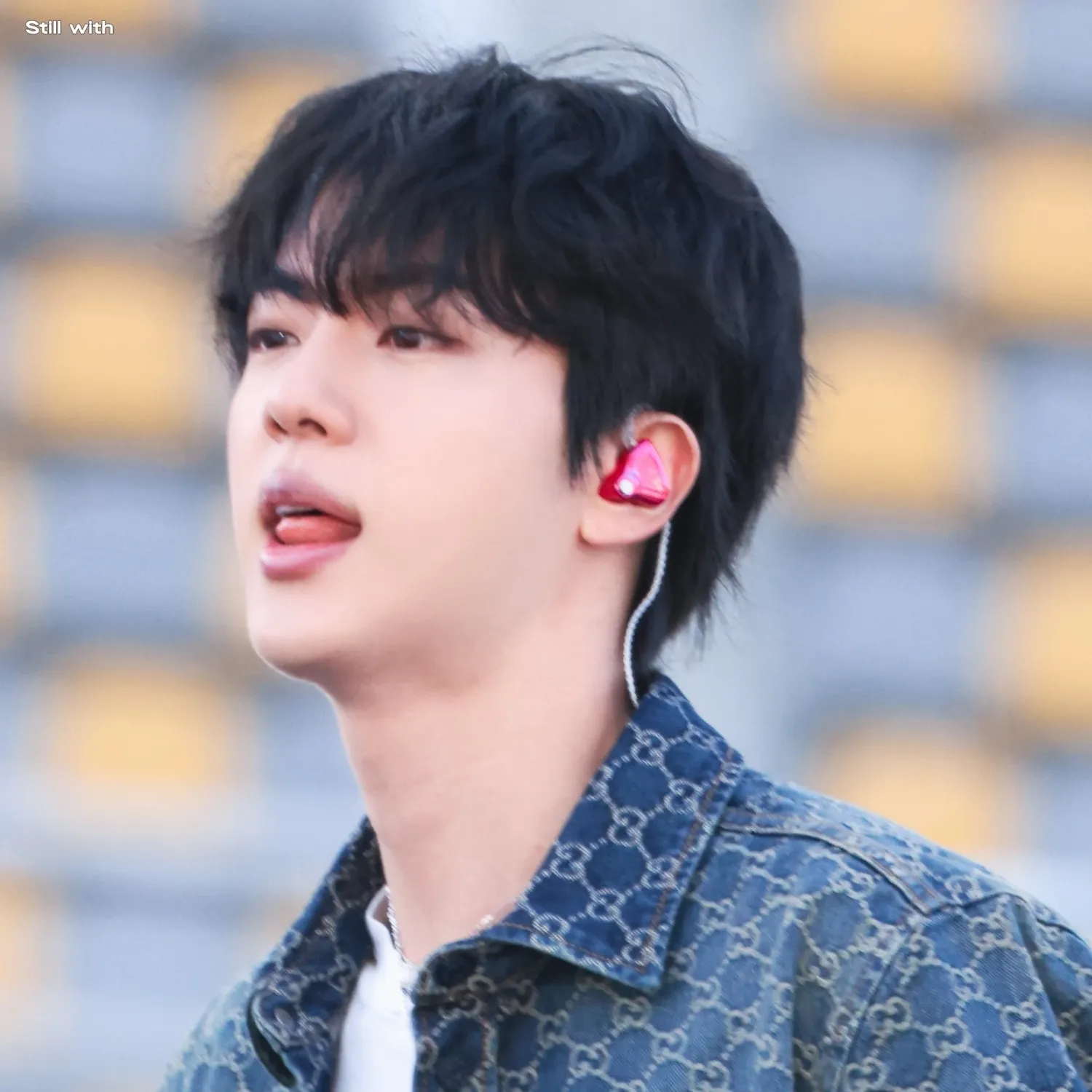 Momen yang diabadikan oleh penggemar Jin (BTS)