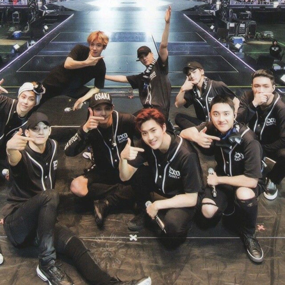 Behind-the-scenes cut of EXO