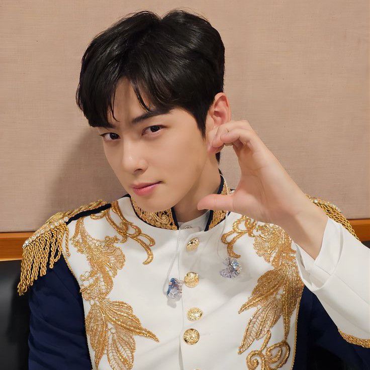 A moment captured by Eunwoo (ASTRO)'s fan