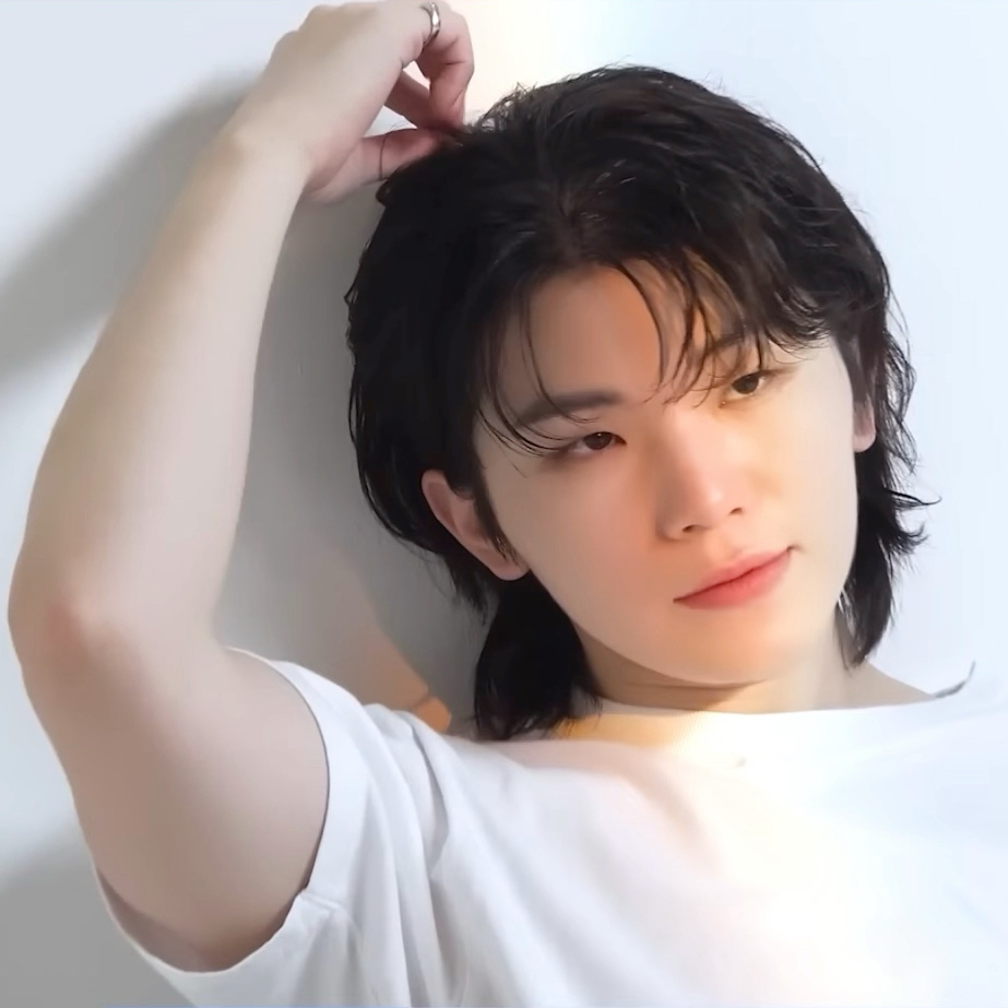 Latest photo of Woozi (SEVENTEEN)