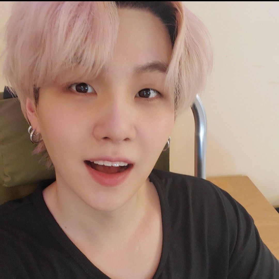 Latest photo of SUGA (BTS)