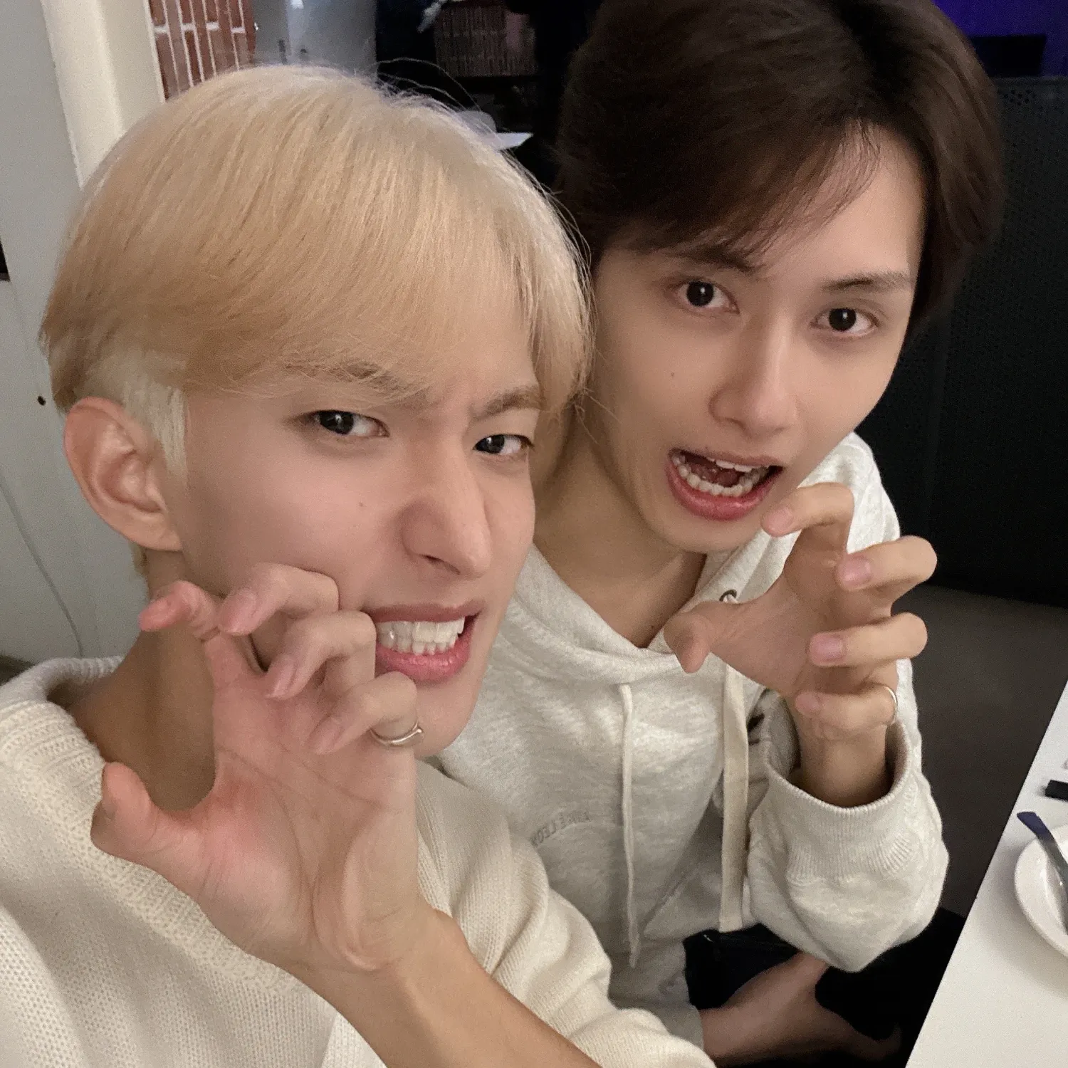 Foto aktivitas terbaru DK (SEVENTEEN)