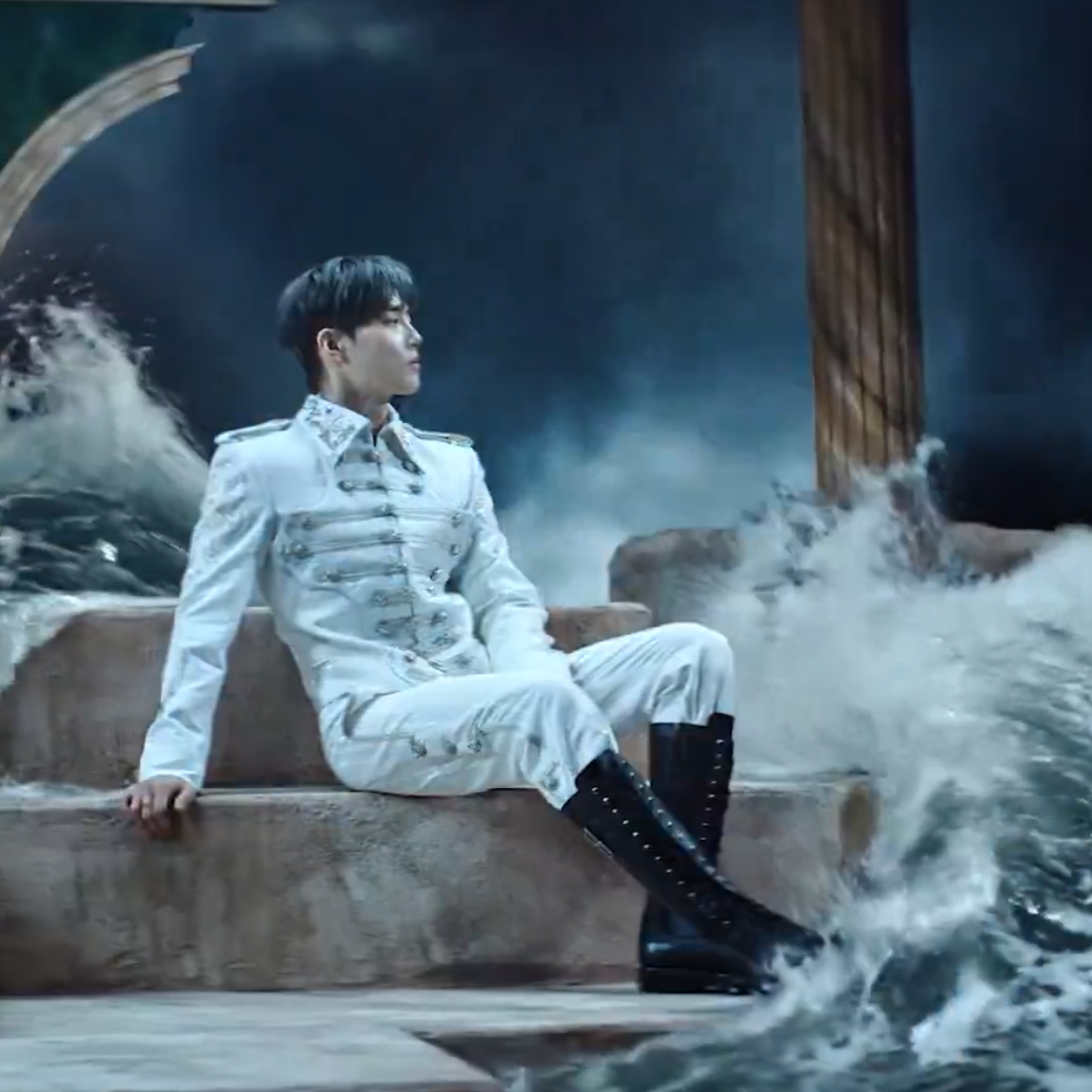 Behind-the-scenes cut of Suho (EXO)