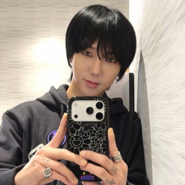 Behind-the-scenes cut of Yesung (Super Junior)