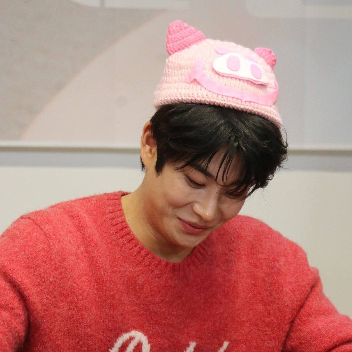 A moment captured by MJ (ASTRO)'s fan